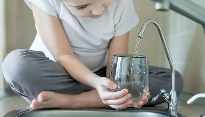 Jak dlouho musíte čekat na sterilizaci dávkovače vody?